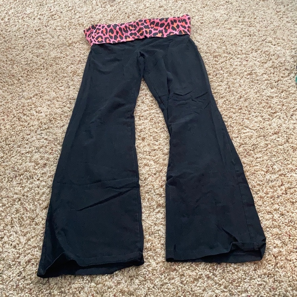 Victoria’s Secret PINK pants with pink cheetah